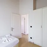 Stone Near Long Beach&kusadasi Shopping Mall Villa *