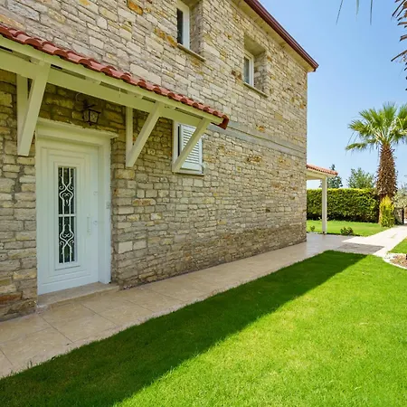 Villa Stone Near Long Beach&kusadasi Shopping Mall