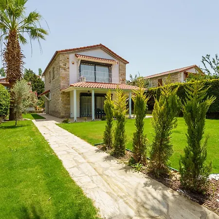 Stone Near Long Beach&kusadasi Shopping Mall Villa